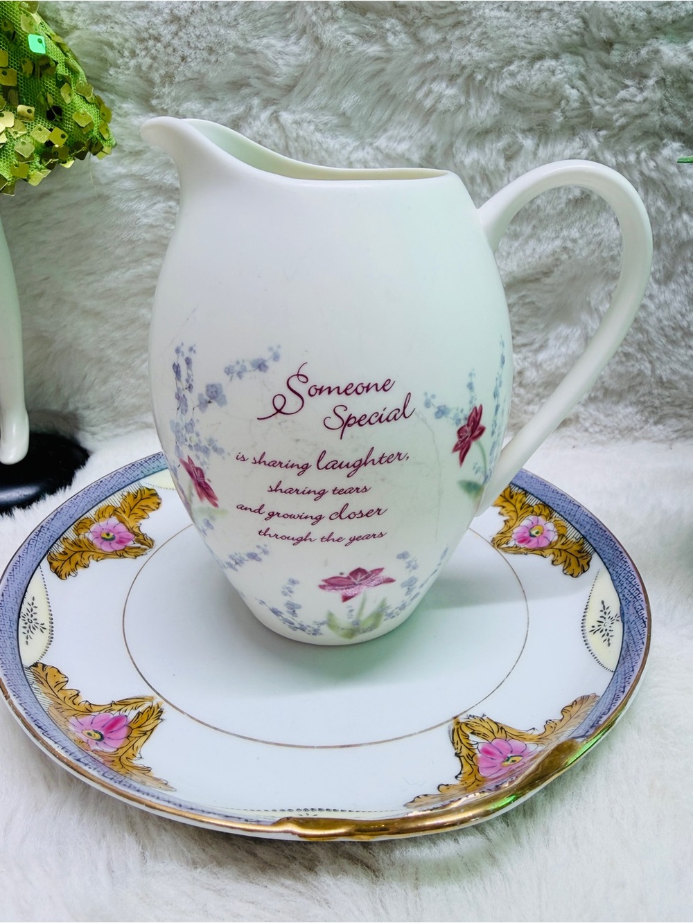 White Floral Ceramic Vase Gold-Trimmed Dish & Vintage Pink Framed Artwork 🖼️ - Picture 2 of 8